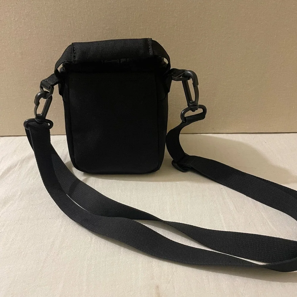 Lowepro Adventura Ultra Zoom 100 Camera Bag Black Padded‎ Shoulder Case Strap